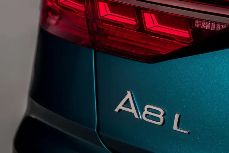Audi A8 MY 2018 - Teaser test tattile - 1