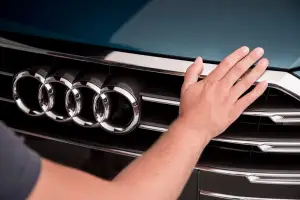 Audi A8 MY 2018 - Teaser test tattile
