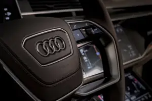 Audi A8 MY 2018 - Teaser test tattile - 2