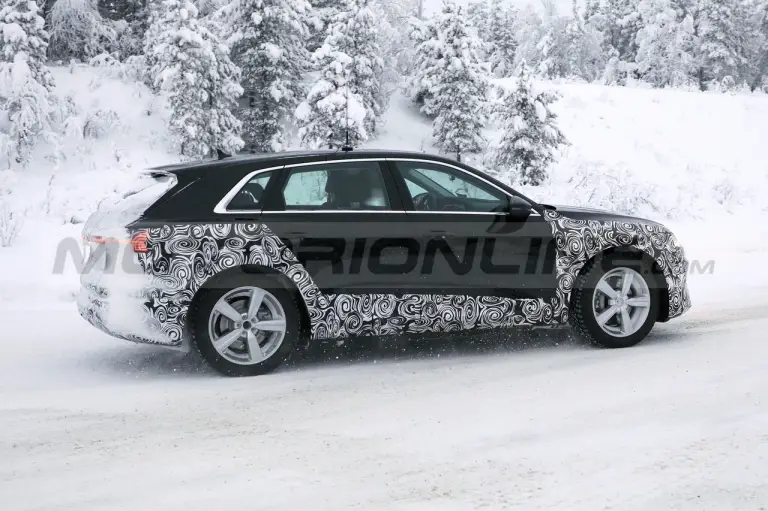 Audi e-tron 2023 - Foto Spia 06-12-2021 - 4