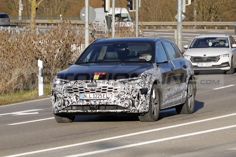 Audi e-tron 2023 - Foto Spia 24-11-2021 - 11