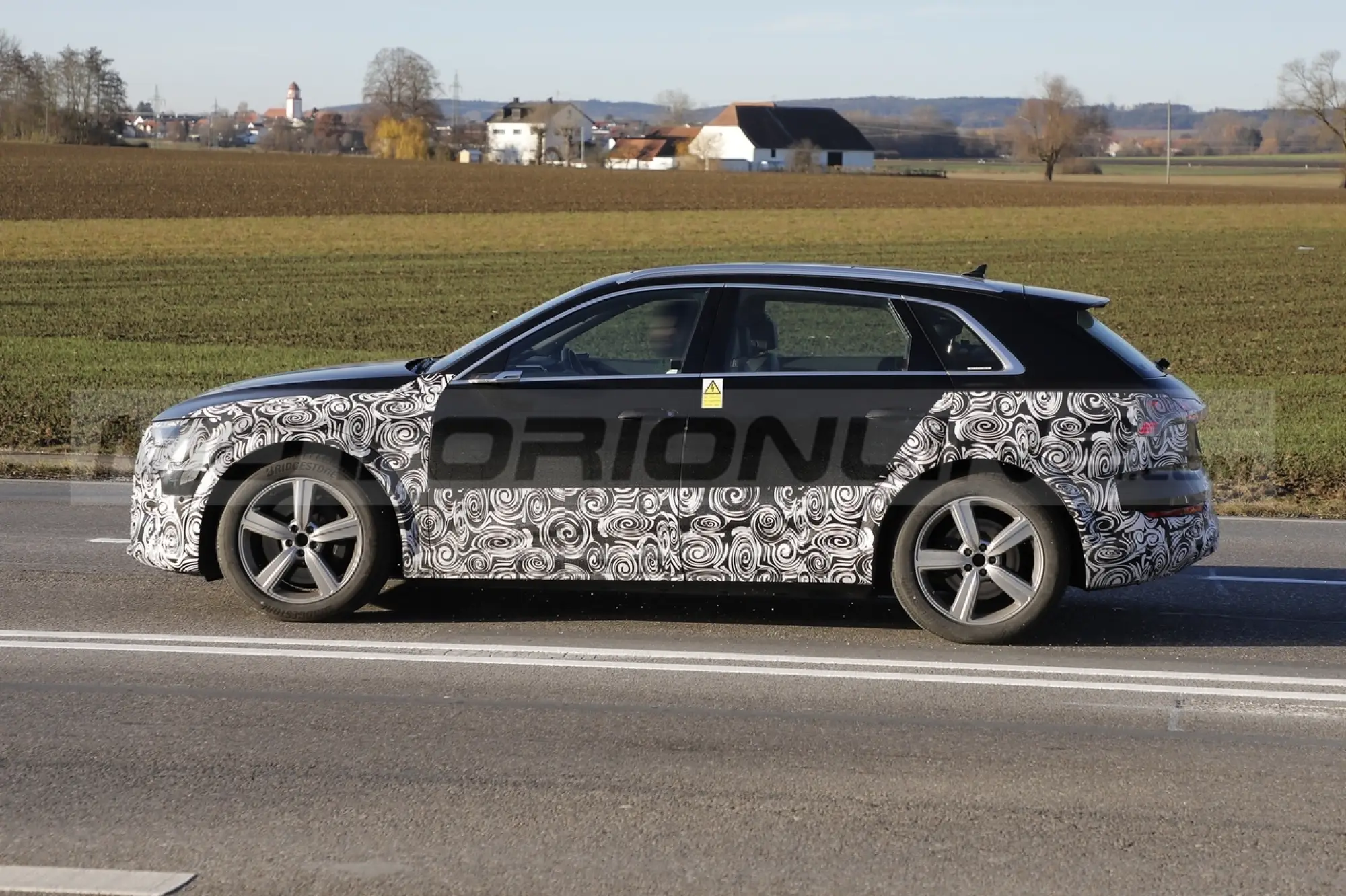 Audi e-tron 2023 - Foto Spia 24-11-2021 - 8