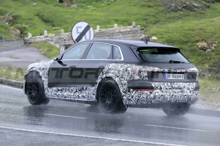 Audi e-tron ed e-tron Sportback 2023 - Foto Spia 06-07-2022 - 9