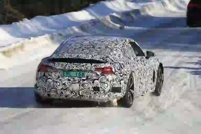 Audi E Tron Gt - Prime foto spia - 11