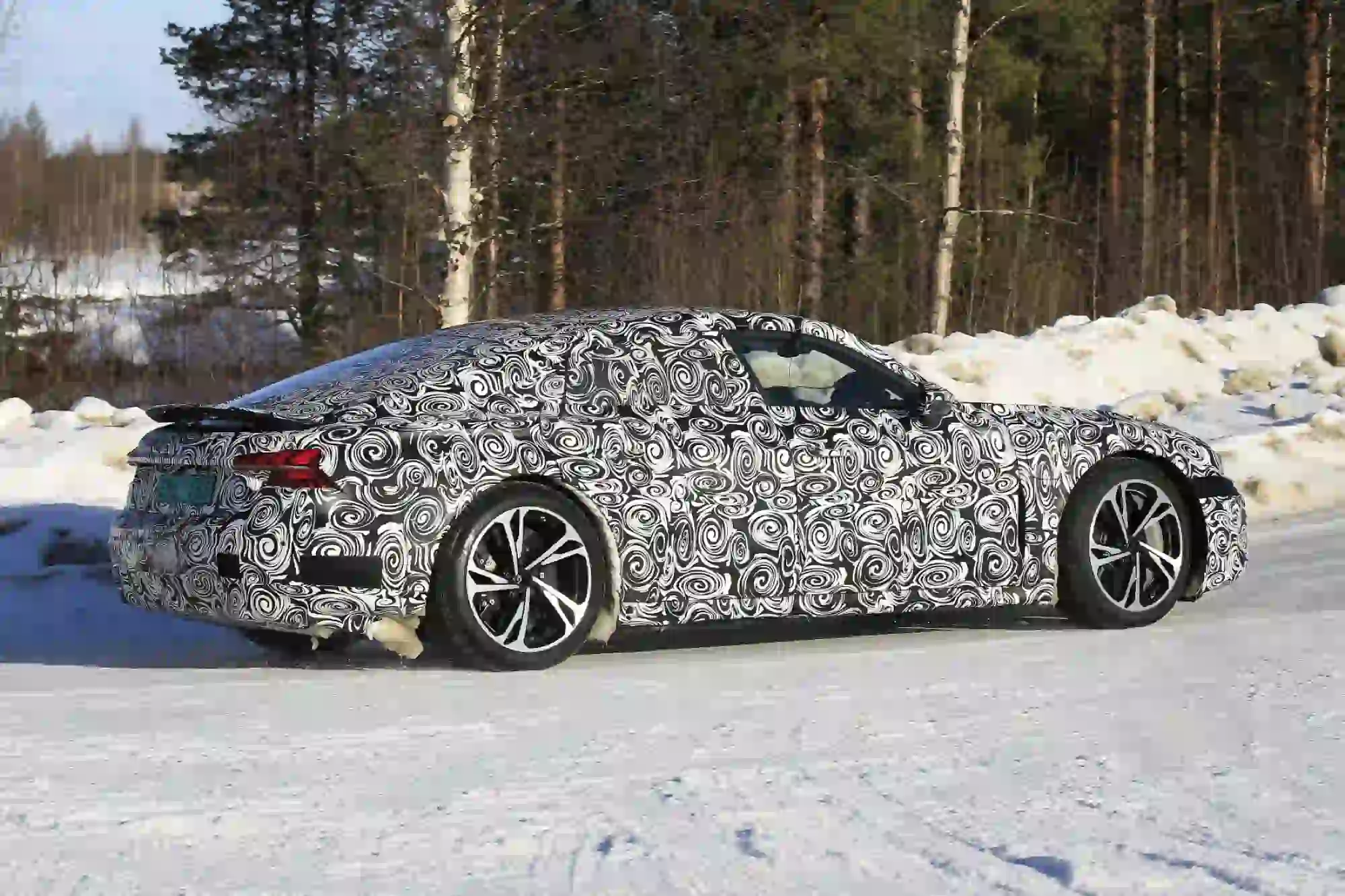 Audi E Tron Gt - Prime foto spia - 8