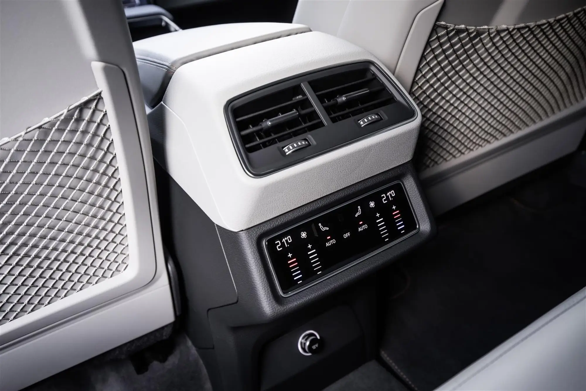 Audi e-tron - Interni - 19