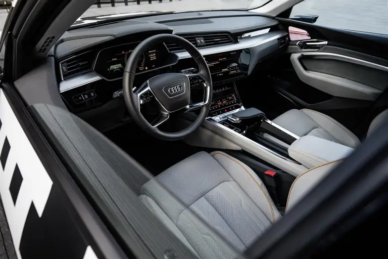 Audi e-tron - Interni - 7