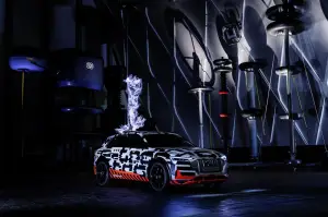 Audi e-tron nella gabbia di Faraday