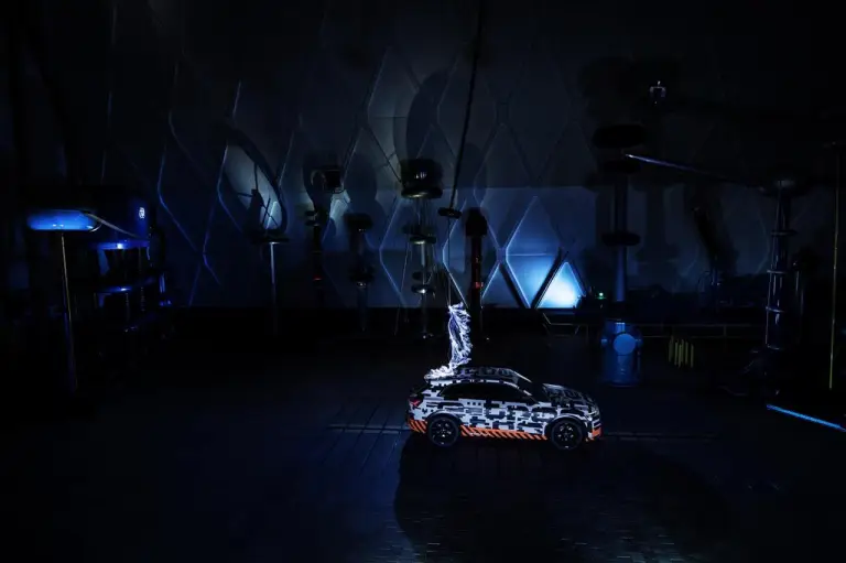 Audi e-tron nella gabbia di Faraday - 4