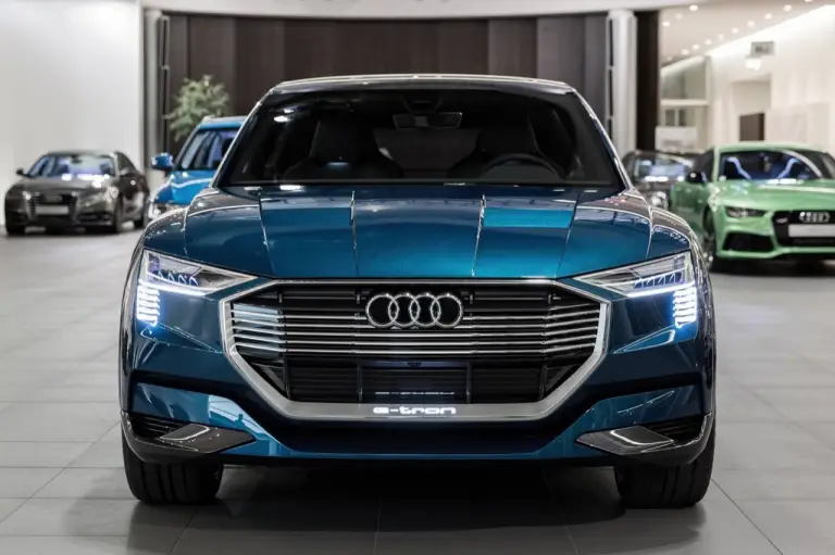 Audi e-tron quattro concept - nuovi scatti - 5