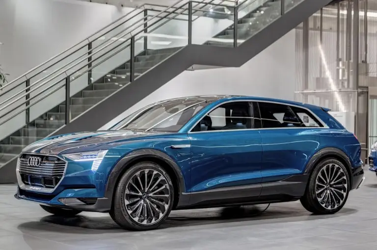 Audi e-tron quattro concept - nuovi scatti - 7