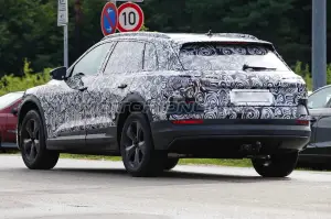 Audi e-tron quattro - Foto spia 21-08-2017