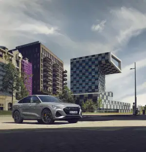 Audi e-tron S Line Black Edition  - 7