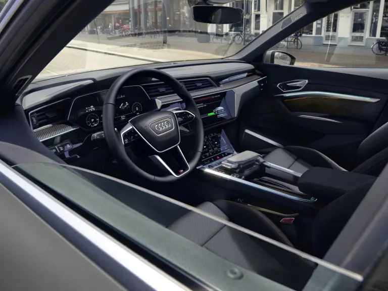 Audi e-tron S Line Black Edition  - 3