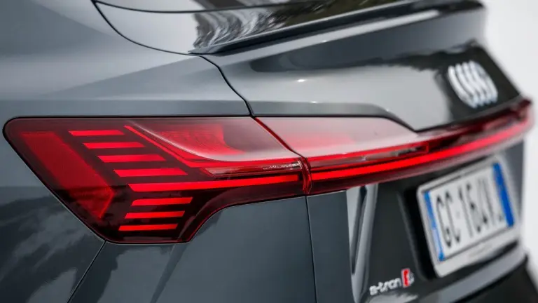 Audi e-tron S Sportback 2021 PROVA SU STRADA - 18