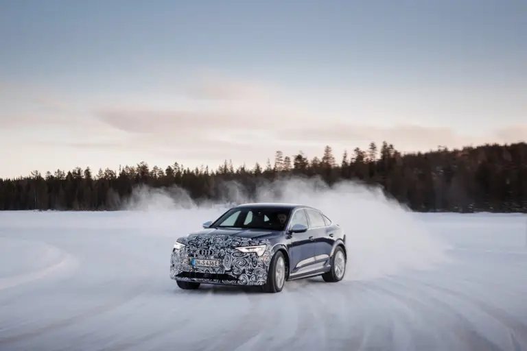 Audi e-tron Sportback 2023 - Foto spia ufficiali - 4
