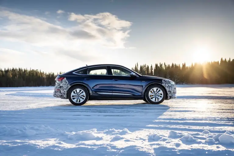 Audi e-tron Sportback 2023 - Foto spia ufficiali - 6