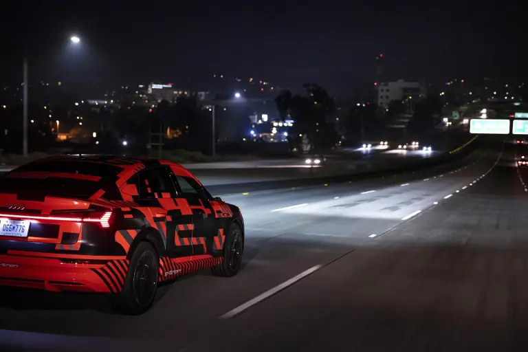Audi e-tron Sportback - LED Digital Matrix - 18
