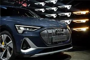 Audi e-tron Sportback - LED Digital Matrix