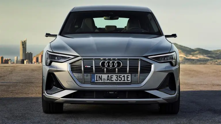 Audi e-tron Sportback - LED Digital Matrix - 3