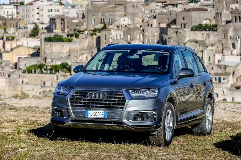 Audi - Gamma Q - 30