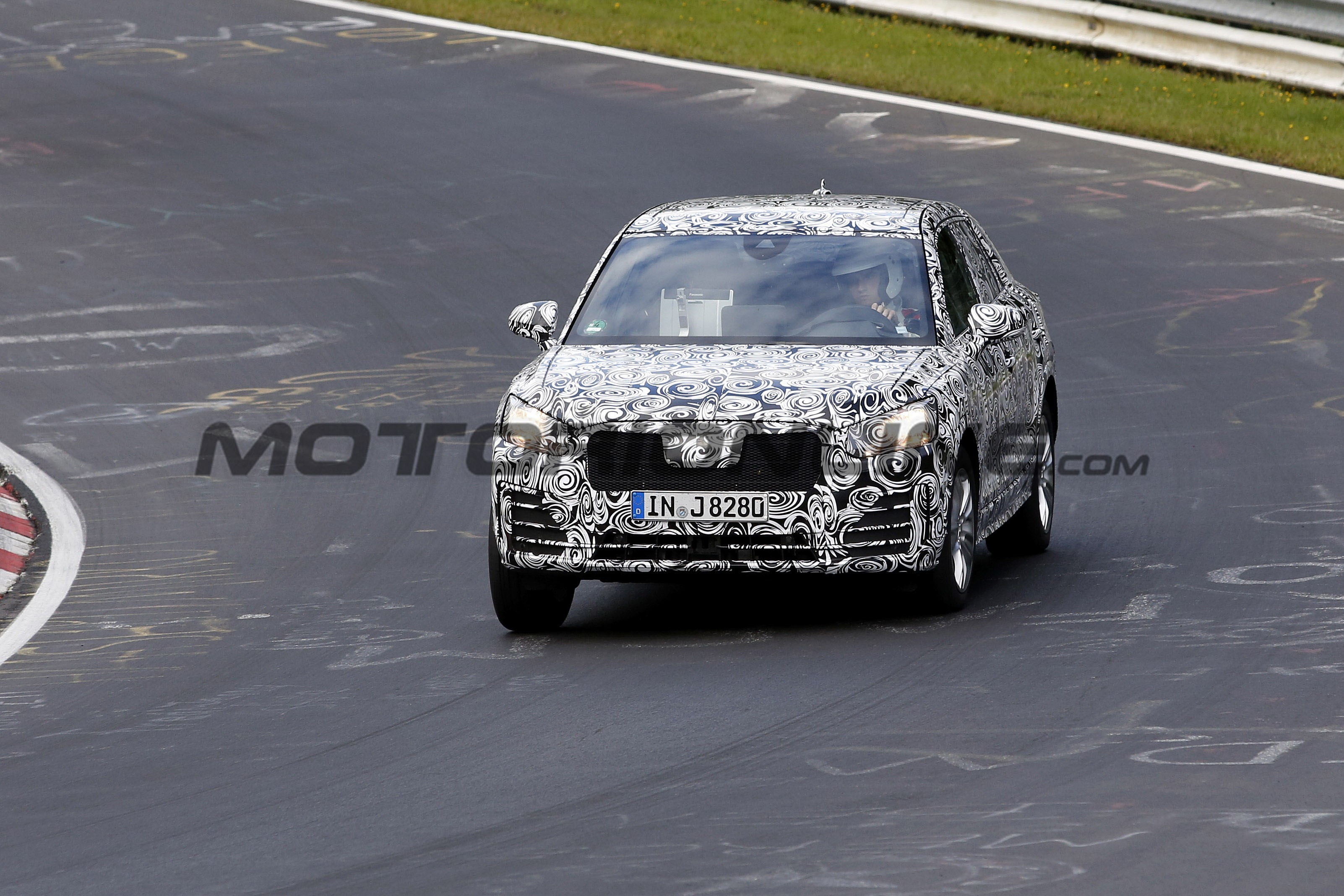 Audi Q1 - Foto spia 23-09-2015