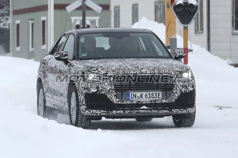 Audi Q2 e-tron foto spia 20 marzo 2019 - 1