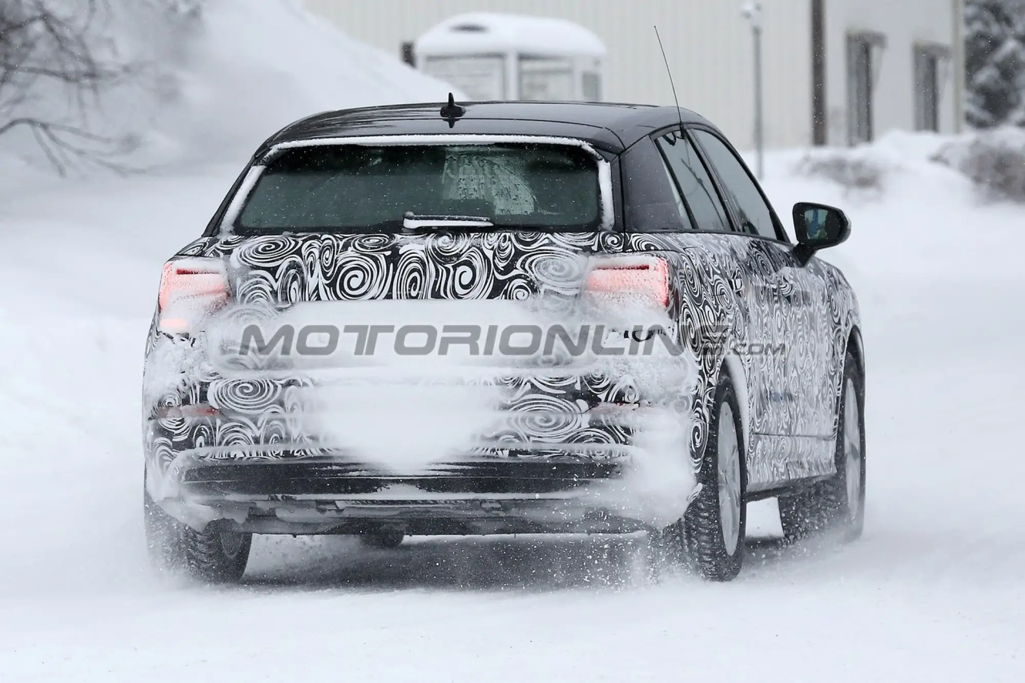 Audi Q2 e-tron foto spia 20 marzo 2019 - 8