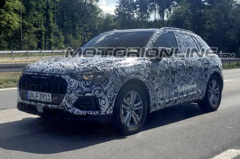 Audi Q3 foto spia 11 Agosto 2017 - 2