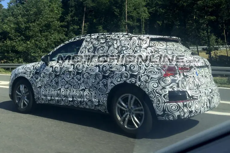 Audi Q3 foto spia 11 Agosto 2017 - 3