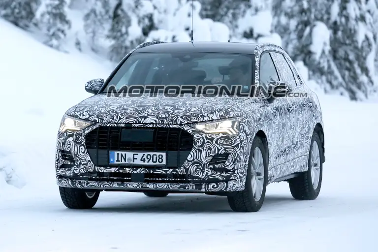 Audi Q3 foto spia 16 gennaio 2018 - 2