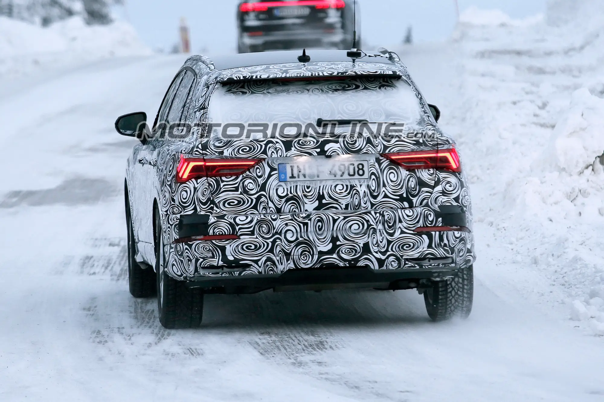 Audi Q3 foto spia 16 gennaio 2018 - 10