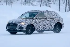 Audi Q3 foto spia 19 dicembre 2017