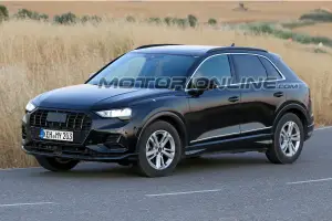 Audi Q3 foto spia 5 luglio 2018