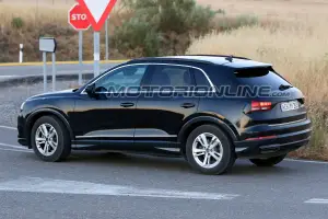 Audi Q3 foto spia 5 luglio 2018