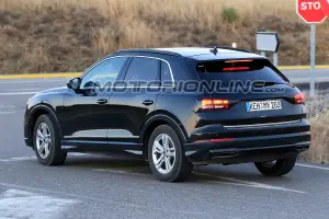 Audi Q3 foto spia 5 luglio 2018 - 8