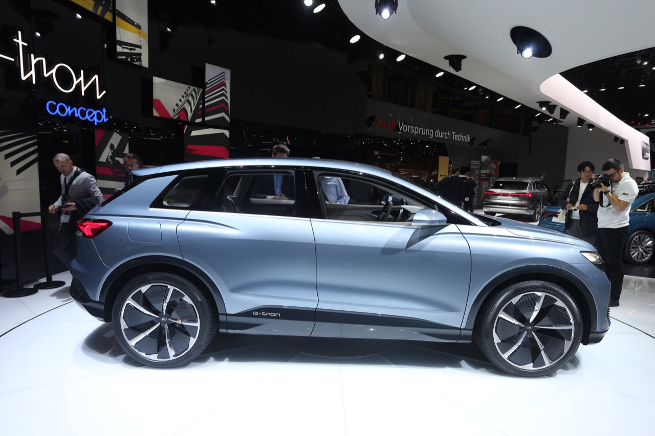 Audi Q4 e-tron concept - foto live Salone di Ginevra 2019