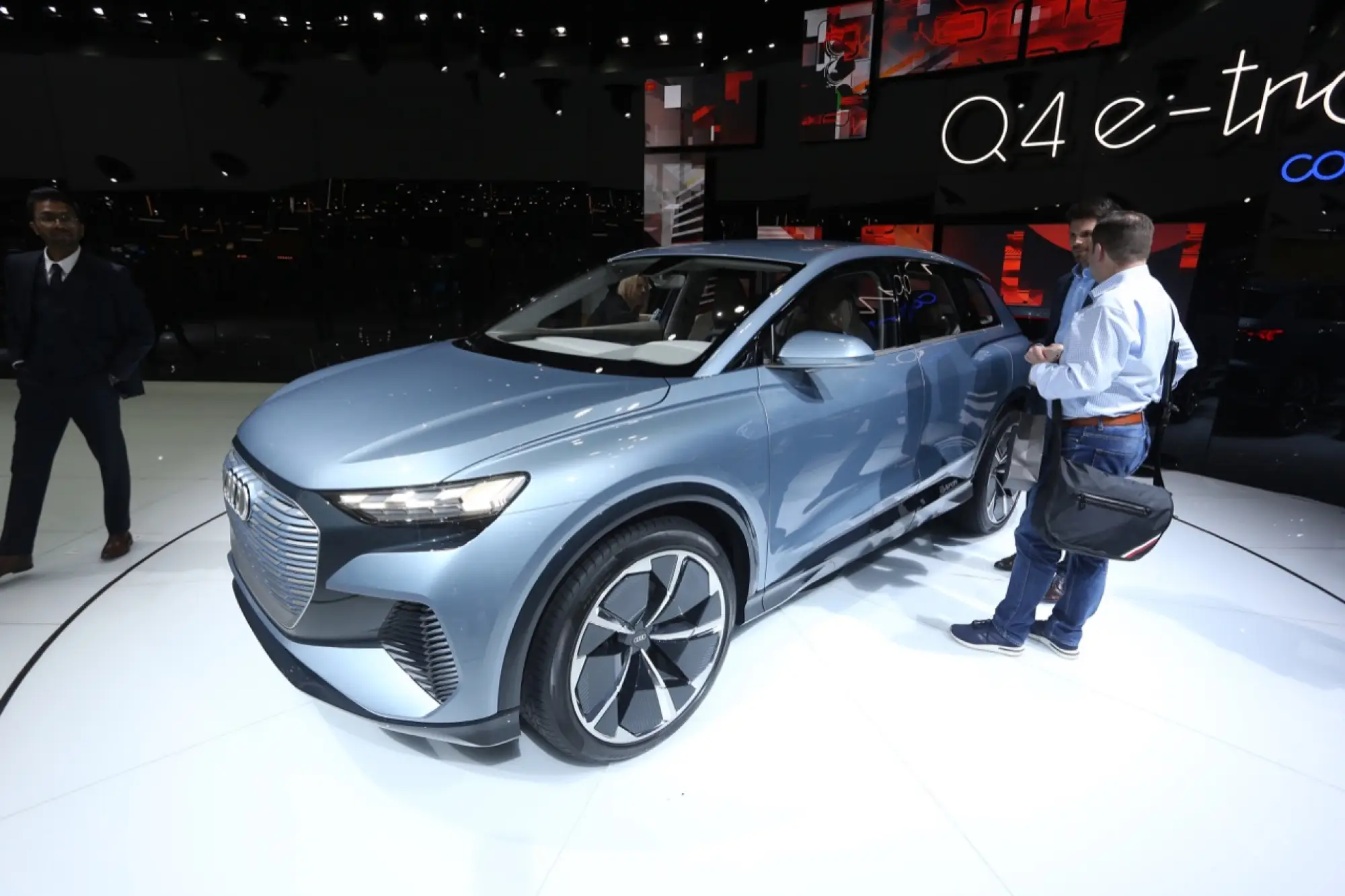 Audi Q4 e-tron concept - foto live Salone di Ginevra 2019 - 2