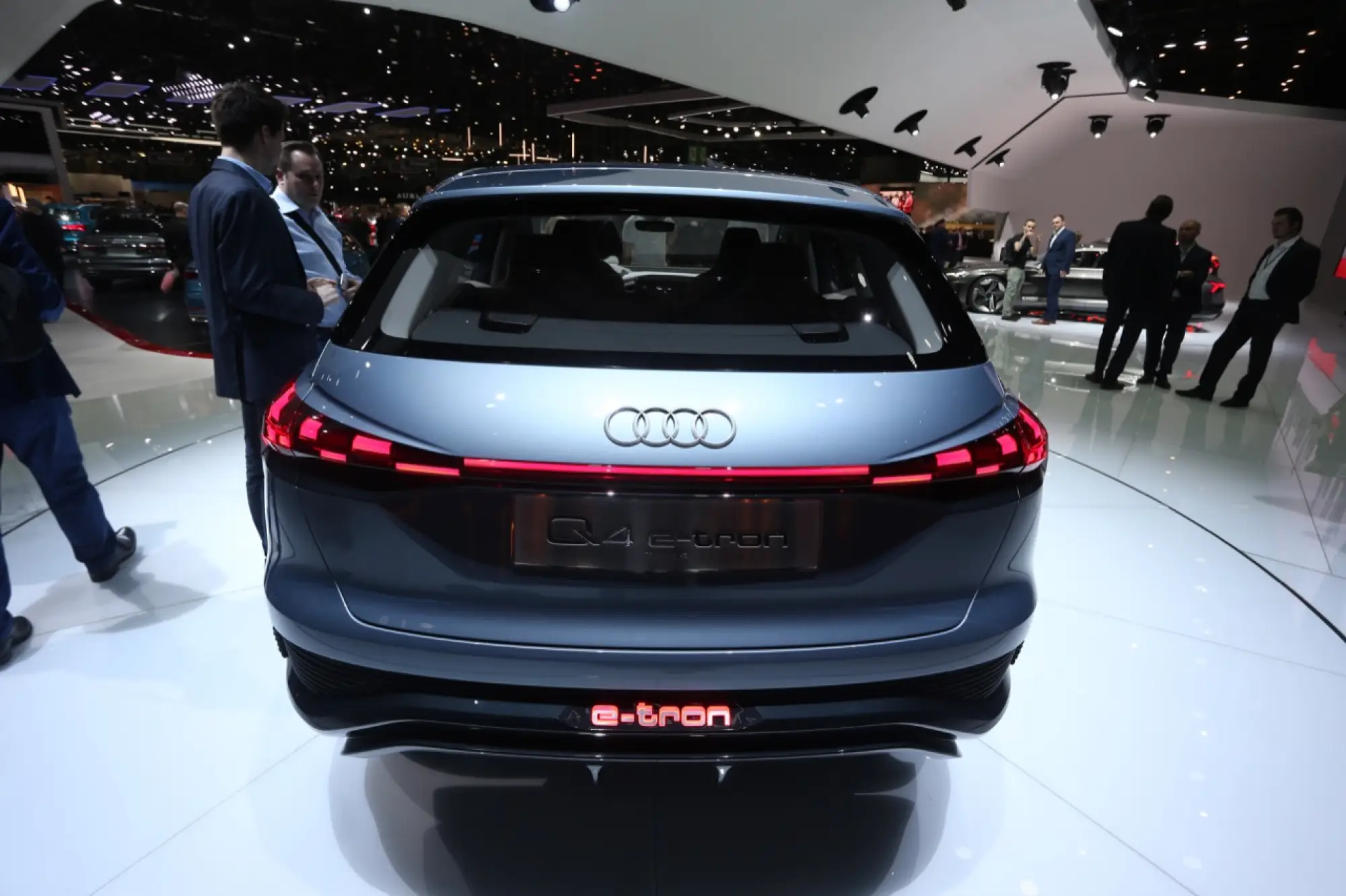 Audi Q4 e-tron concept - foto live Salone di Ginevra 2019 - 3