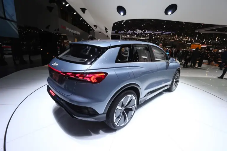 Audi Q4 e-tron concept - foto live Salone di Ginevra 2019 - 4