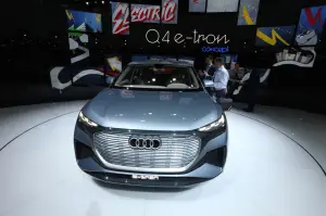 Audi Q4 e-tron concept - foto live Salone di Ginevra 2019 - 7