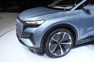 Audi Q4 e-tron concept - foto live Salone di Ginevra 2019 - 8