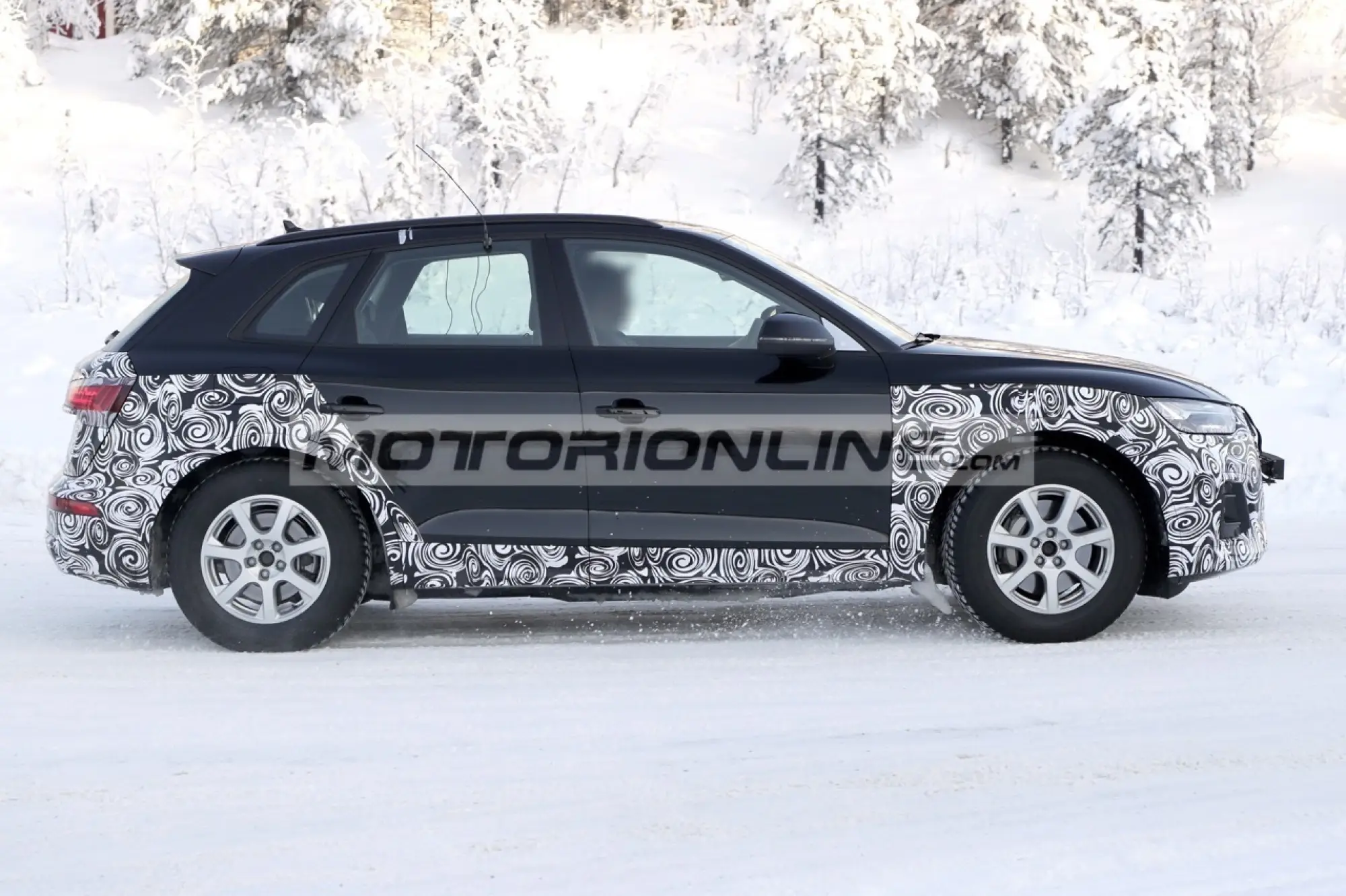 Audi Q5 2020 - Foto spia 18-11-2019 - 8