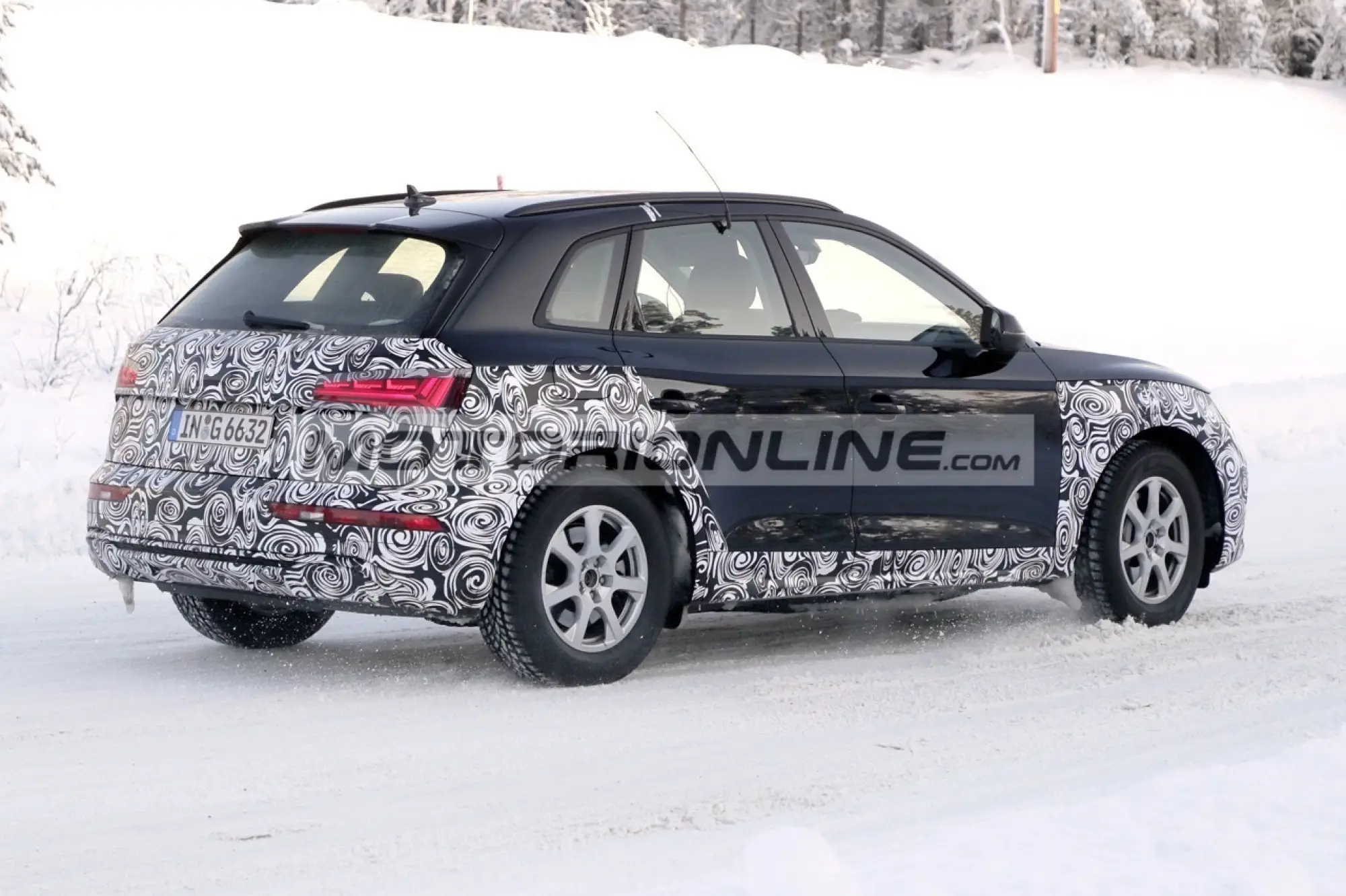 Audi Q5 2020 - Foto spia 18-11-2019 - 11