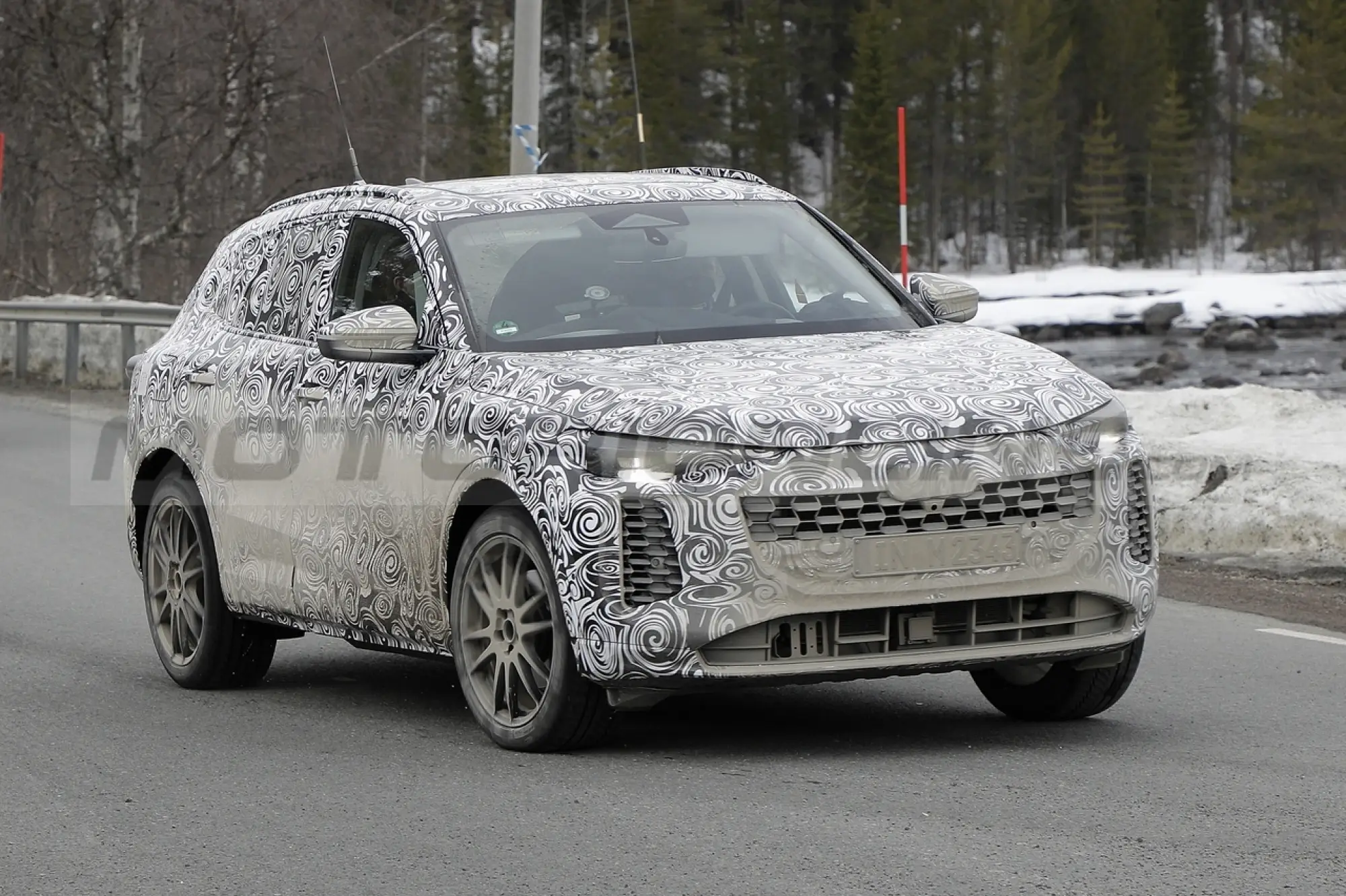 Audi Q5 2024 - Foto Spia 23-03-2022 - 5