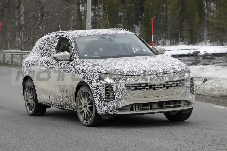 Audi Q5 2024 - Foto Spia 23-03-2022 - 5