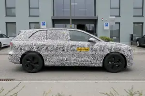 Audi Q5 e-tron - Foto Spia 05-11-2021 - 2