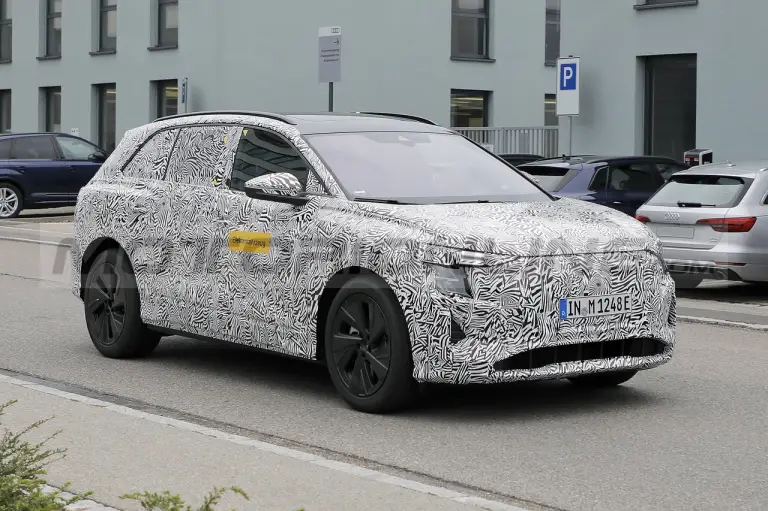 Audi Q5 e-tron - Foto Spia 05-11-2021 - 9