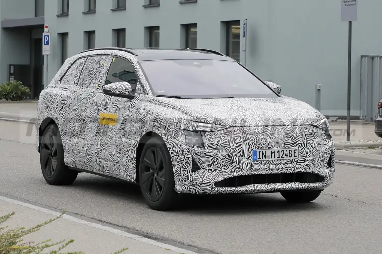 Audi Q5 e-tron - Foto Spia 05-11-2021 - 8