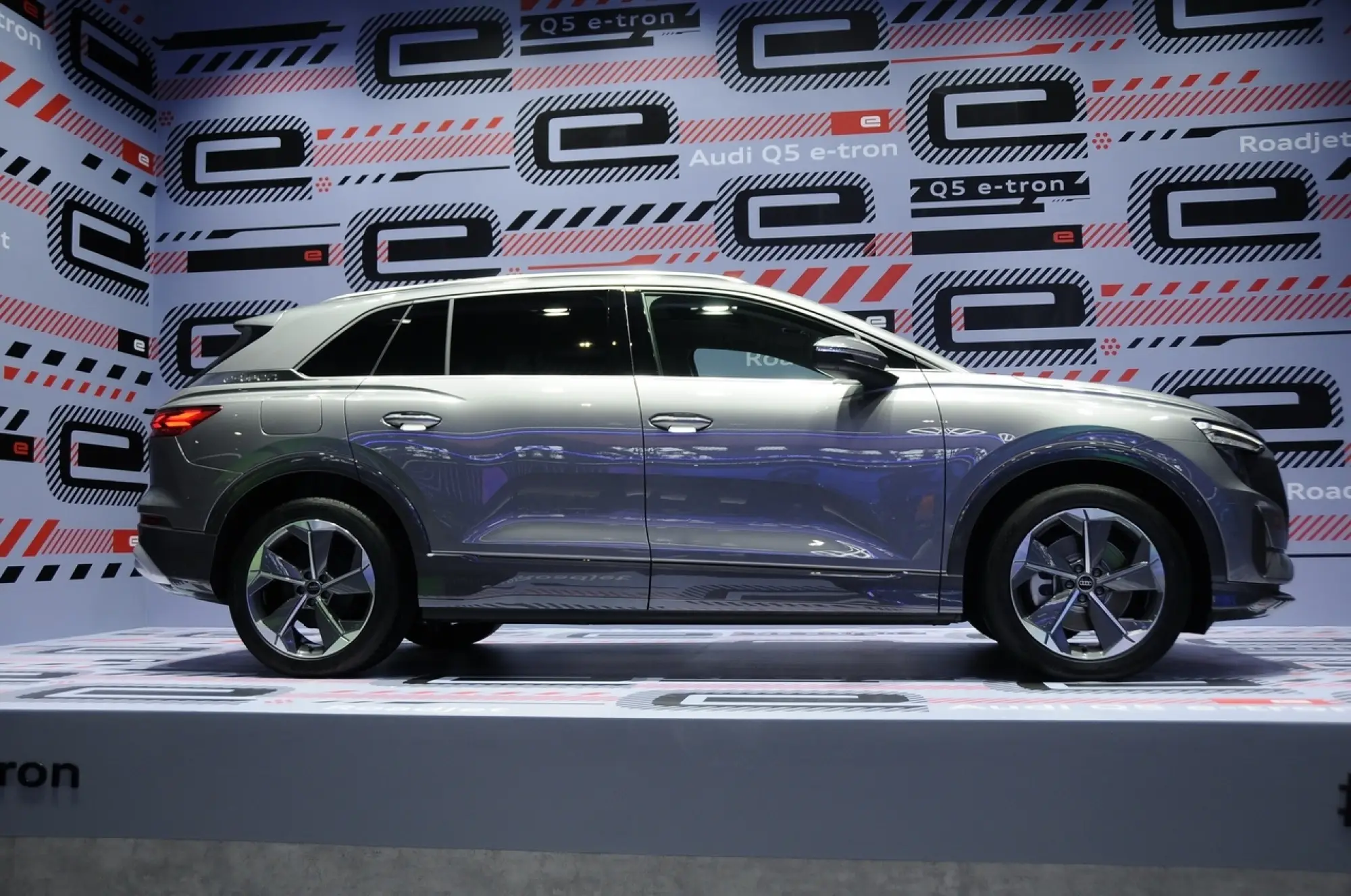 Audi Q5 e-tron - Foto ufficiali - 35